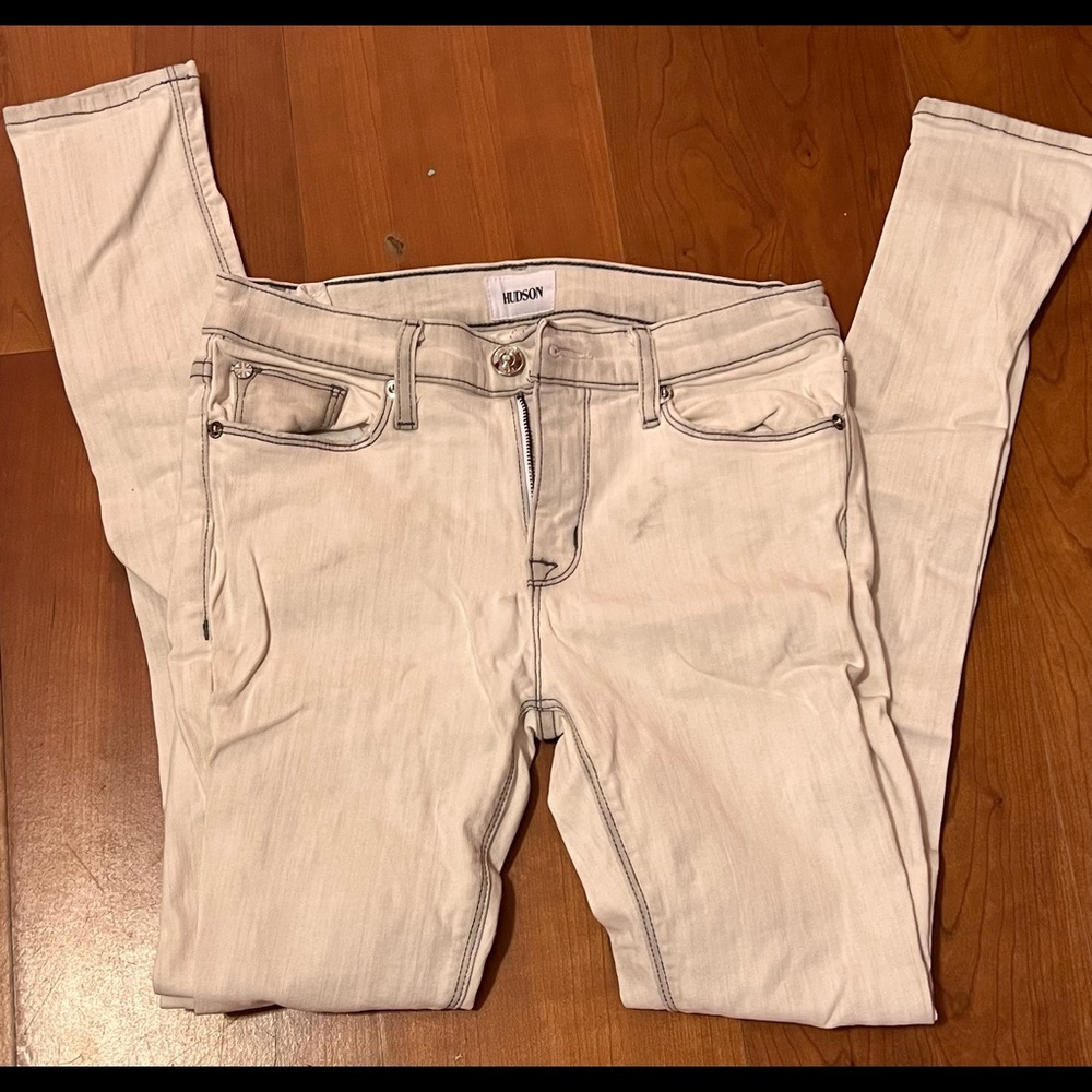 Hudson Nico Midrise Jeans never worn but tags were removed.